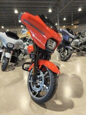 2026 Harley-Davidson® Street Glide® Blood Orange - Black thumb 2