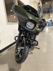 2026 Harley-Davidson® Street Glide® Olive Steel Metallic - Black thumb 3