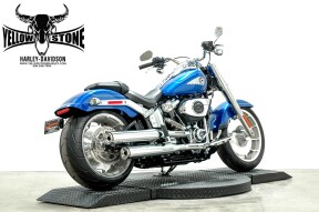 2025 Harley-Davidson® Fat Boy® Blue Burst thumb 3
