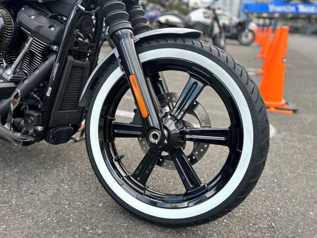 ビリヤードグレー × ホワイトウォール | Harley-Davidson® 横浜