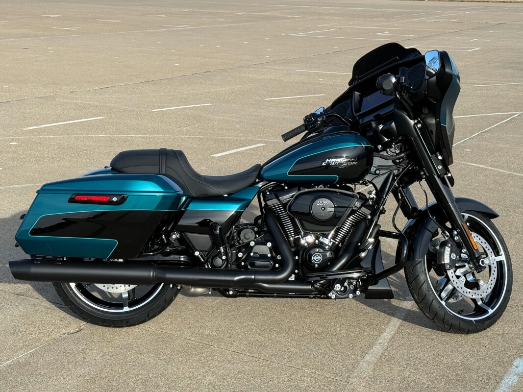 2026 Harley-Davidson® Street Glide® Teal Thunder / Vivid Black - Black