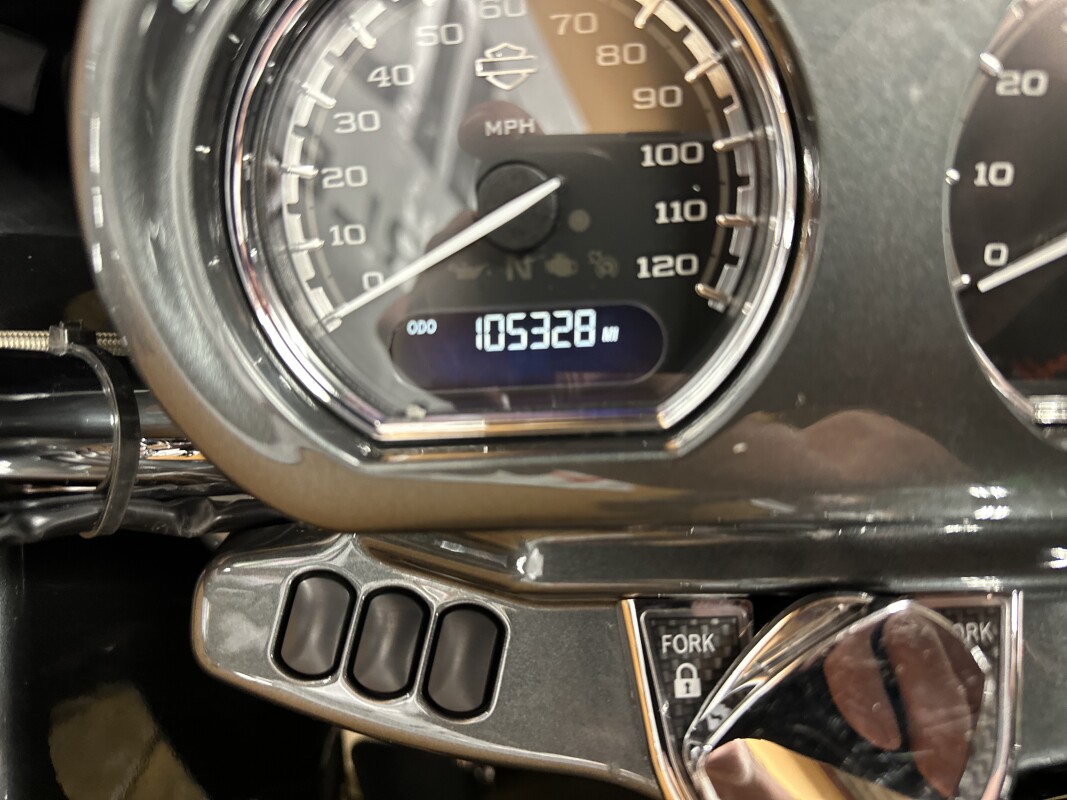 FLTRUSE 2016 CVO™ Road Glide® Ultra, photo 11