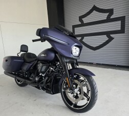 2025 Harley-Davidson® Street Glide® thumb 3