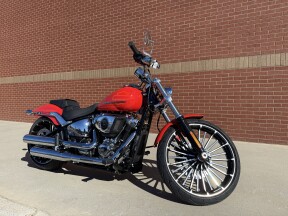 2026 Harley-Davidson® Breakout® Blood Orange Chrome Trim thumb 2