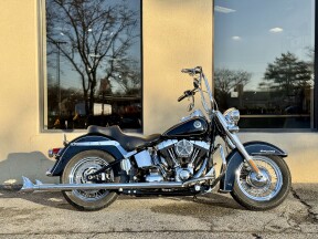 2013 Harley-Davidson® Heritage Softail® Classic FLSTC thumb 3