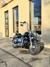 2013 Harley-Davidson® Heritage Softail® Classic FLSTC thumb 2