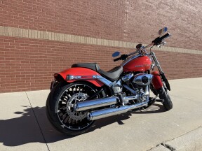 2026 Harley-Davidson® Breakout® Blood Orange Chrome Trim thumb 1
