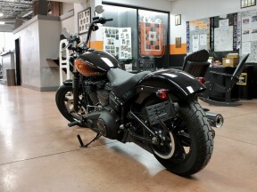 2023 Harley-Davidson Street Bob 114 Cruiser thumb 0