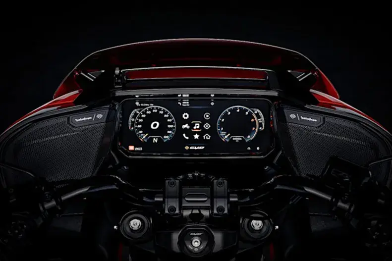 Rider-Centric Skyline™ OS Interface