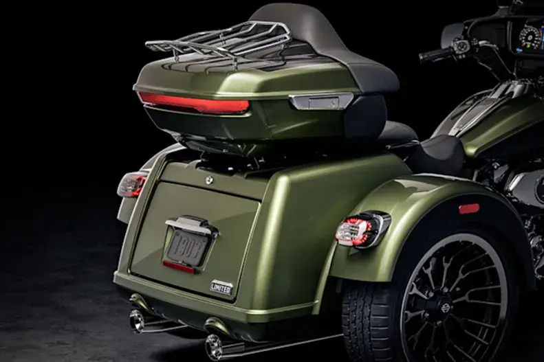 Street Glide 3 Limited | Falcons Fury Harley-Davidson