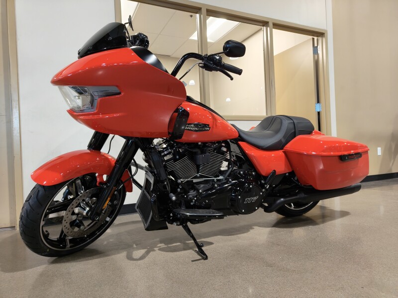 2026 Harley-Davidson® Road Glide® Blood Orange - Black