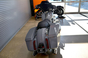 2026 Harley-Davidson® Street Glide® Dark Billiard Gray Chrome Trim thumb 2