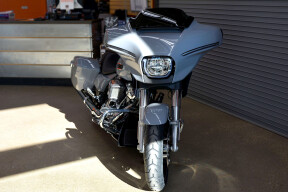 2026 Harley-Davidson® Street Glide® Dark Billiard Gray Chrome Trim thumb 3