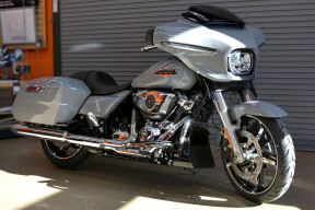 2026 Harley-Davidson® Street Glide® Dark Billiard Gray Chrome Trim thumb 0