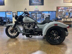 2025 Harley-Davidson® Freewheeler®  thumb 0