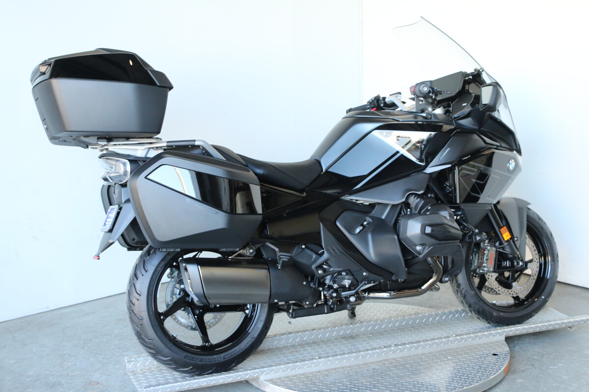 On Sale 2026 BMW R 1300 RT, photo 2