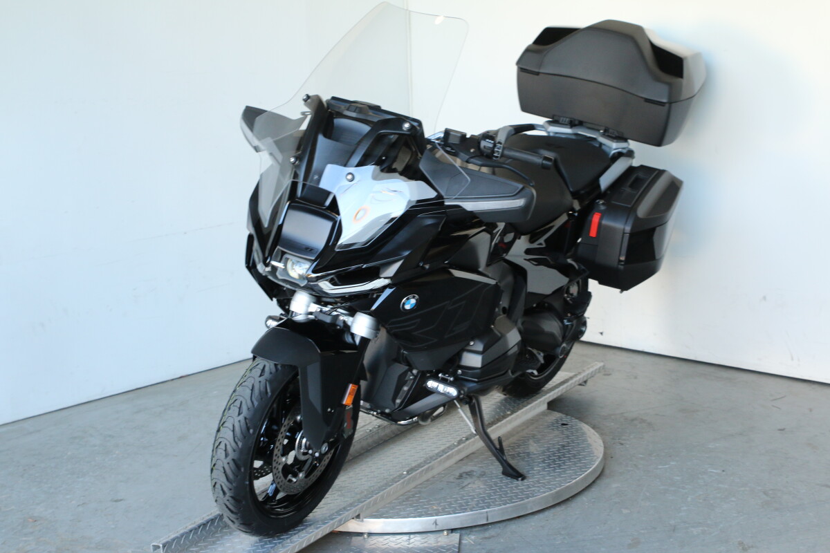 On Sale 2026 BMW R 1300 RT, photo 9