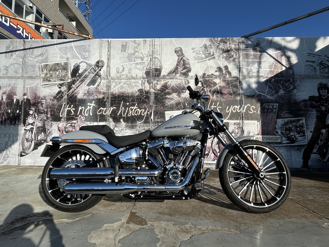 Breakout™ 117 | Harley-Davidson® 三鷹