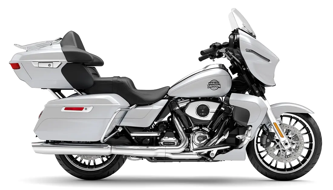 2026 Harley-Davidson® Street Glide Limited White Onyx Pearl Chrome Trim