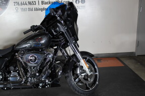 2026 Harley-Davidson® Street Glide® FLHX thumb 2