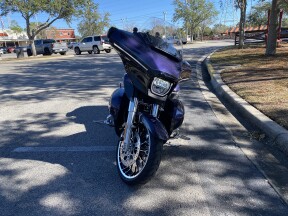 2026 Harley-Davidson® Street Glide® thumb 2