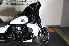 2026 Harley-Davidson® Street Glide Limited FLHXL thumb 2