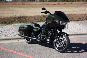 2026 Harley-Davidson® Road Glide™ FLTRX thumb 3