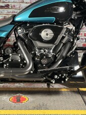Harley-Davidson® Street Glide® 2026 FLHX TEAL THUNDR/BLK W/ PINSTRIP thumb 3