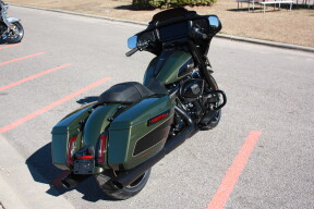 2026 Harley-Davidson® Street Glide® FLHX thumb 2