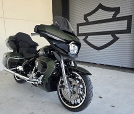 2026 Harley-Davidson® Street Glide® thumb 3