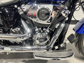 2025 Harley-Davidson® Fat Boy® Blue Burst FLFB thumb 1