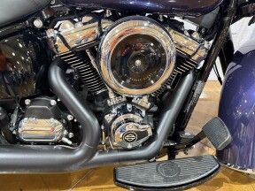 2026 Harley-Davidson® Heritage Classic FLHC 0034594852 Purple Abyss thumb 2