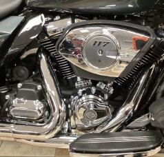 2026 Harley-Davidson® Road Glide Limited Iron Horse Metallic Chrome Trim thumb 0