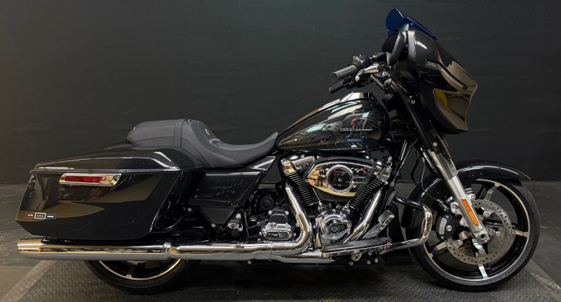 Harley-Davidson® Street Glide® 2026 FLHX MIDNIGHT EMBER
