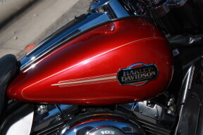 2013 Harley-Davidson® Ultra Classic® Electra Glide® FLHTCU thumb 1