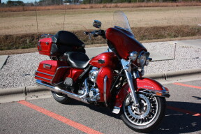 2013 Harley-Davidson® Ultra Classic® Electra Glide® FLHTCU thumb 3