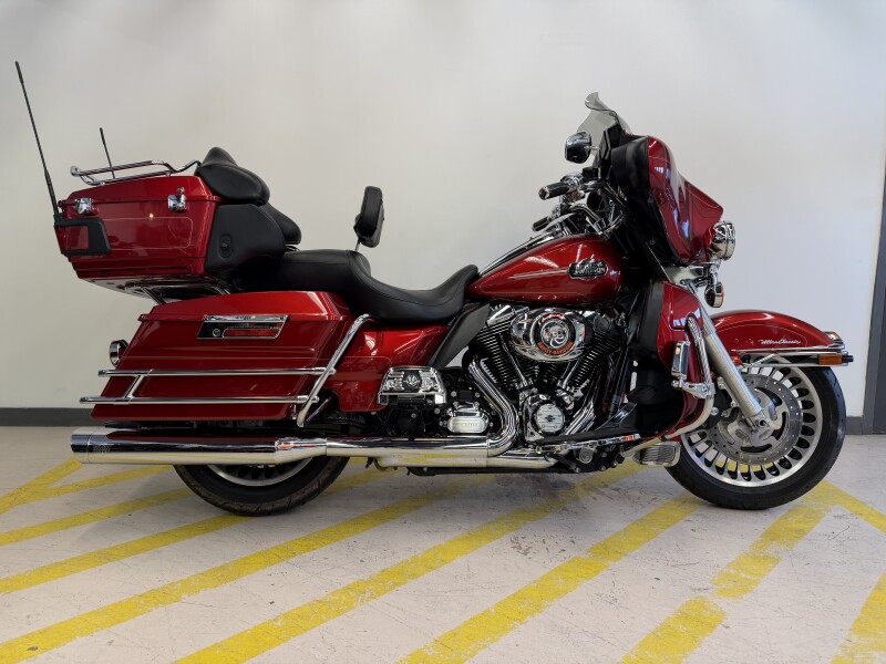 sale pending 2012 Harley-Davidson® Electra Glide® Ultra Classic - Ember Red Sunglo