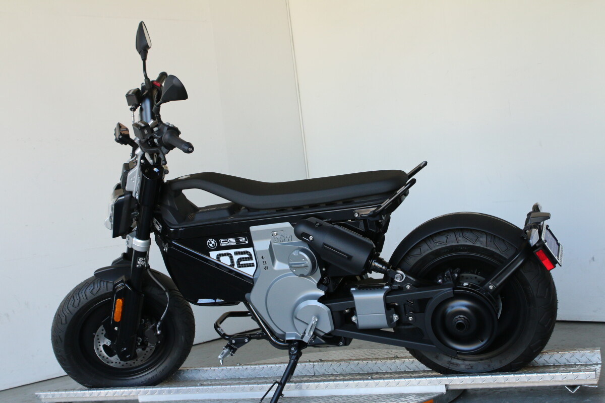 2025 BMW CE 02, photo 7