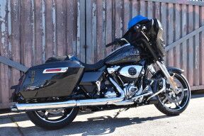 2026 Harley-Davidson® Street Glide® FLHX thumb 2