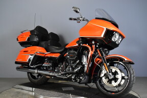 2022 Harley-Davidson® CVO™ Road Glide® Limited FLTRKSE thumb 2