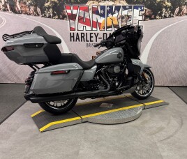 2026 FLHXL Street Glide Limited  thumb 3