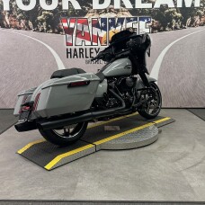 2026 FLHX Street Glide®  thumb 3