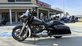 2019 Harley-Davidson® Street Glide® thumb 2