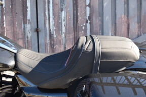 2026 Harley-Davidson® Street Glide® FLHX thumb 2