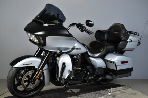 2020 Harley-Davidson® Road Glide® Limited – Black Option FLTRK thumb 0