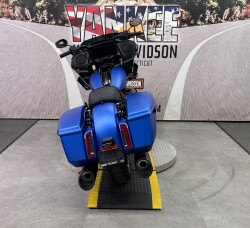 2026 FLTRX Road Glide®  thumb 2