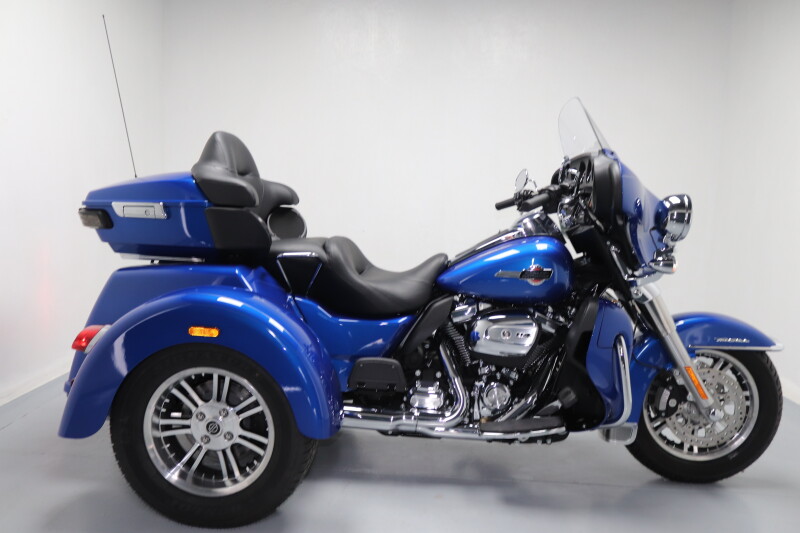 2024 Harley-Davidson® Tri Glide™ Ultra Blue Burst