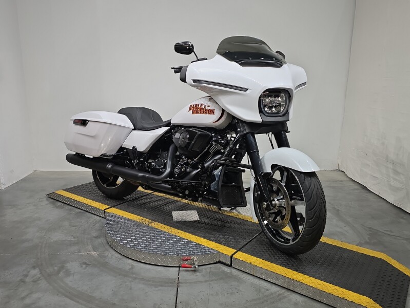 FLHX 2024 Street Glide®