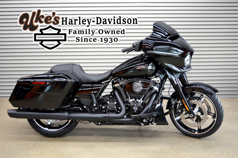 2026 Harley-Davidson® Street Glide® Vivid Black Black Trim