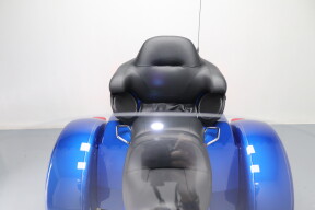 2024 Harley-Davidson® Tri Glide™ Ultra Blue Burst thumb 0